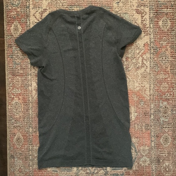 Lululemon Swiftly tech short sleeve top- full length - Picture 2 of 2
